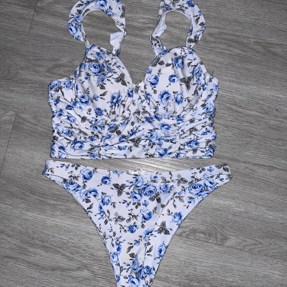Coquette Blue floral bikini set Size L